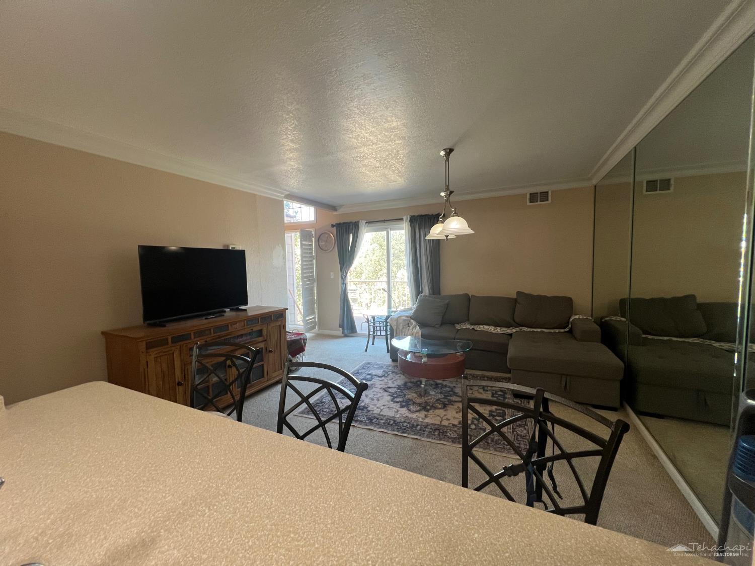 Glenview Court photo 8