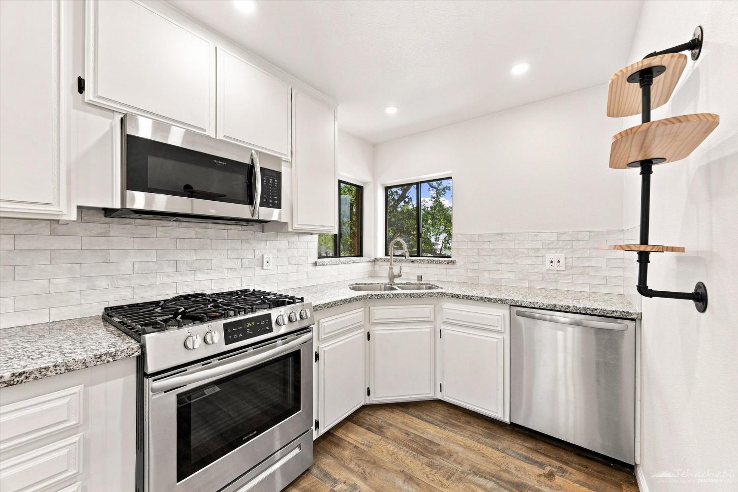 St. Moritz Drive photo 5