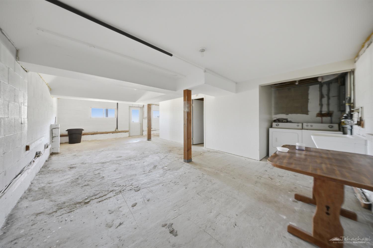 Oakflat Drive photo 23