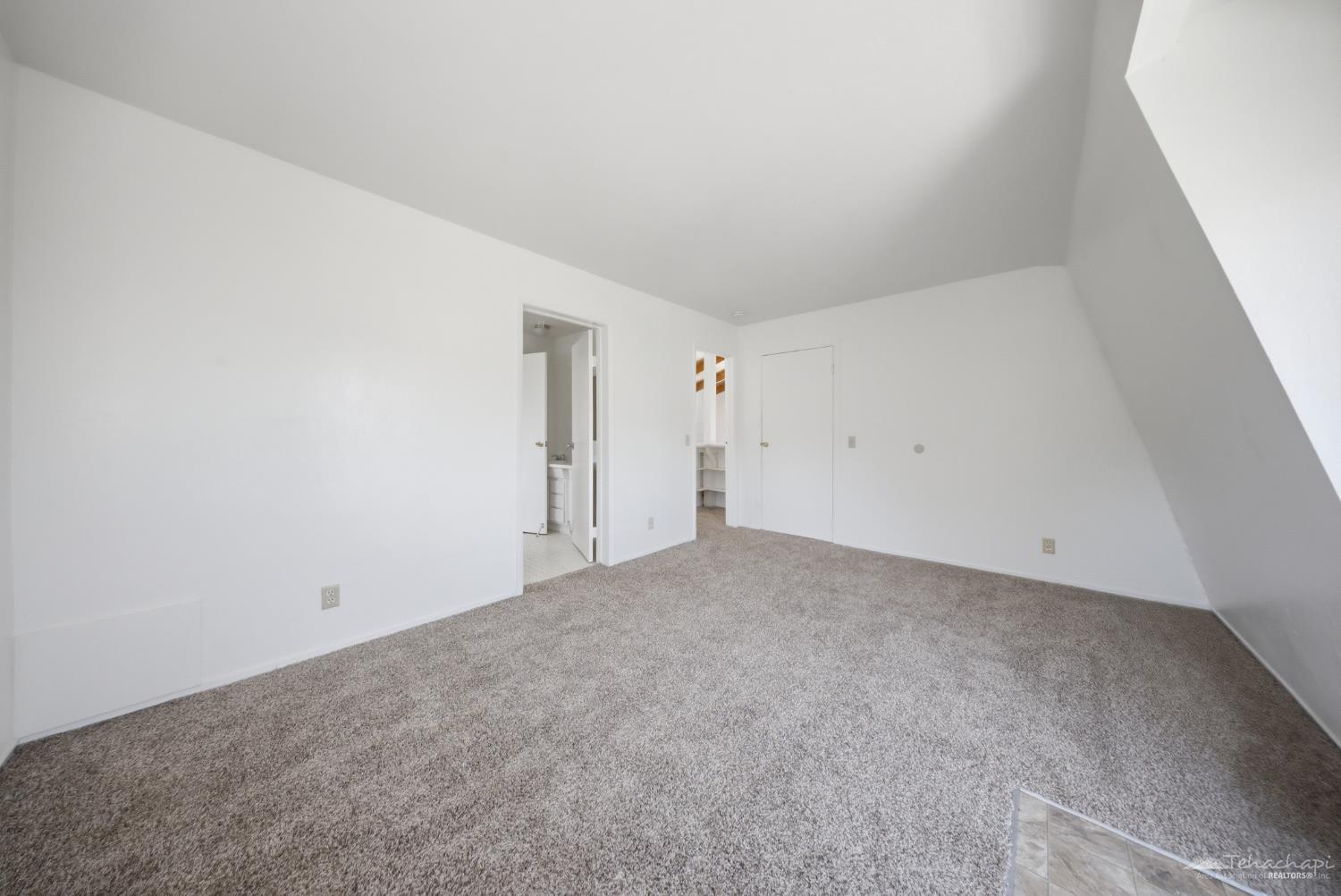 Oakflat Drive photo 16