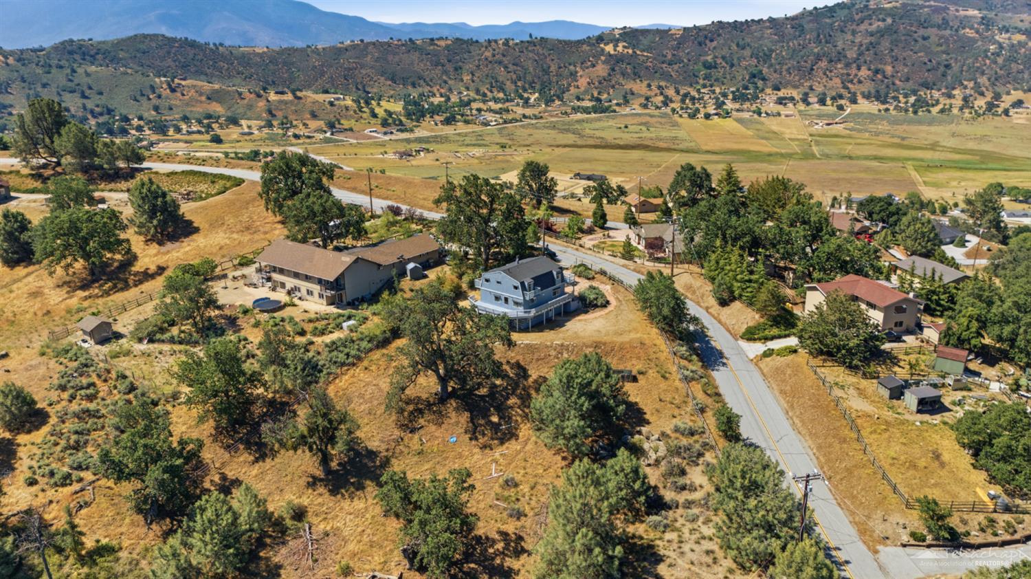Oakflat Drive photo 3