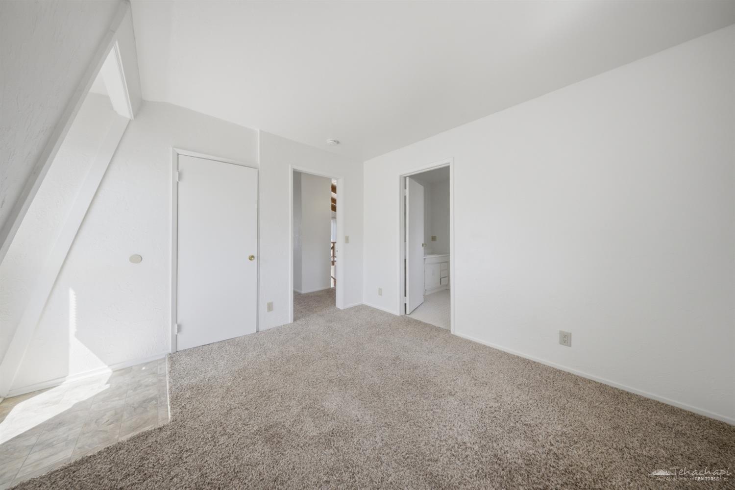 Oakflat Drive photo 18