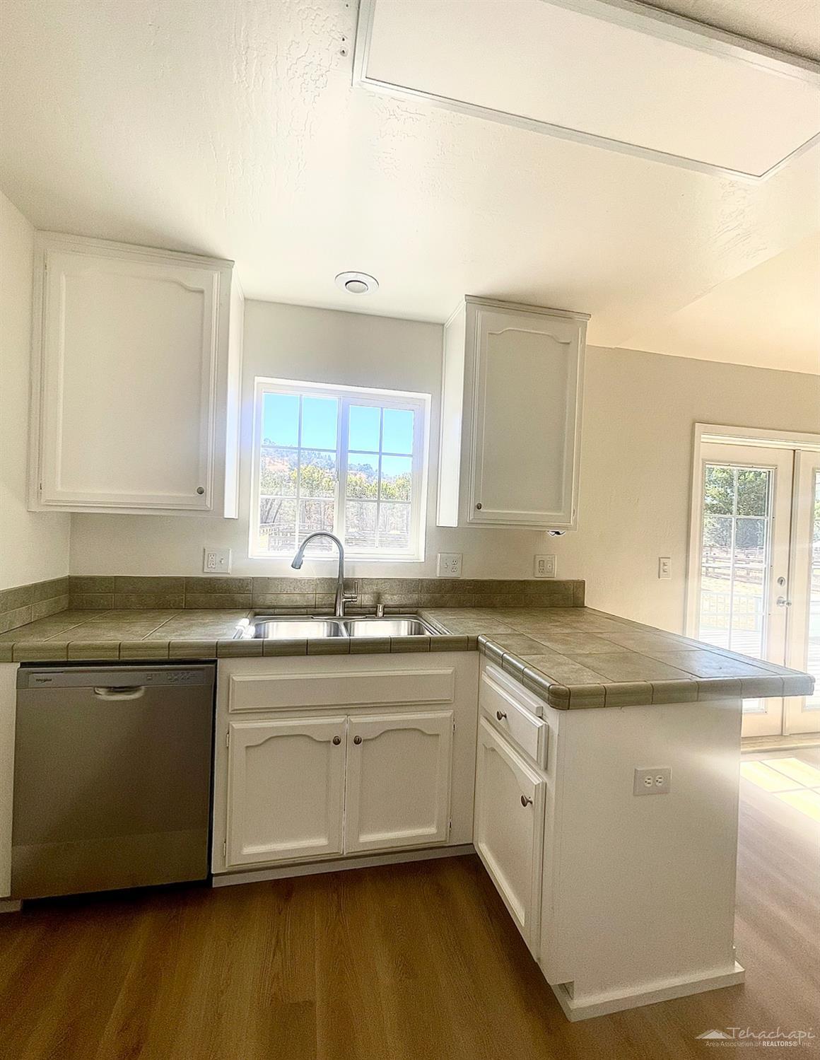 Lakeview Drive photo 8
