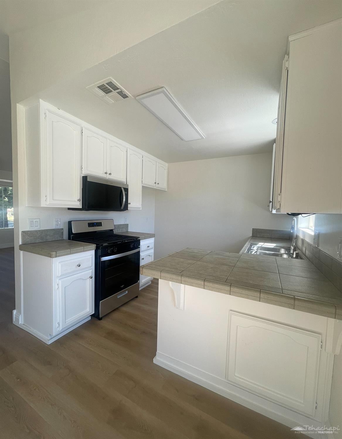 Lakeview Drive photo 9
