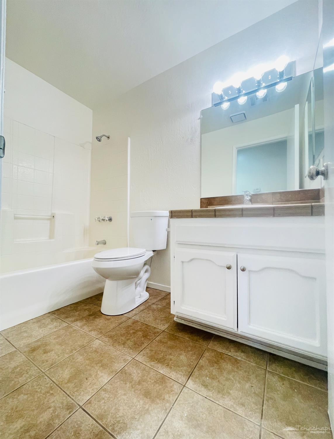 Lakeview Drive photo 24