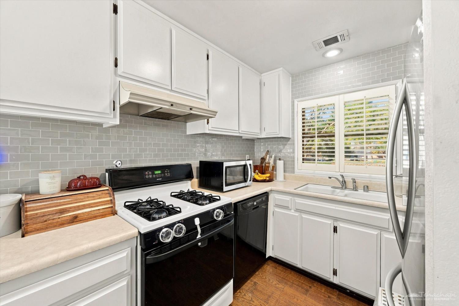 Shannon Court #13 photo 22