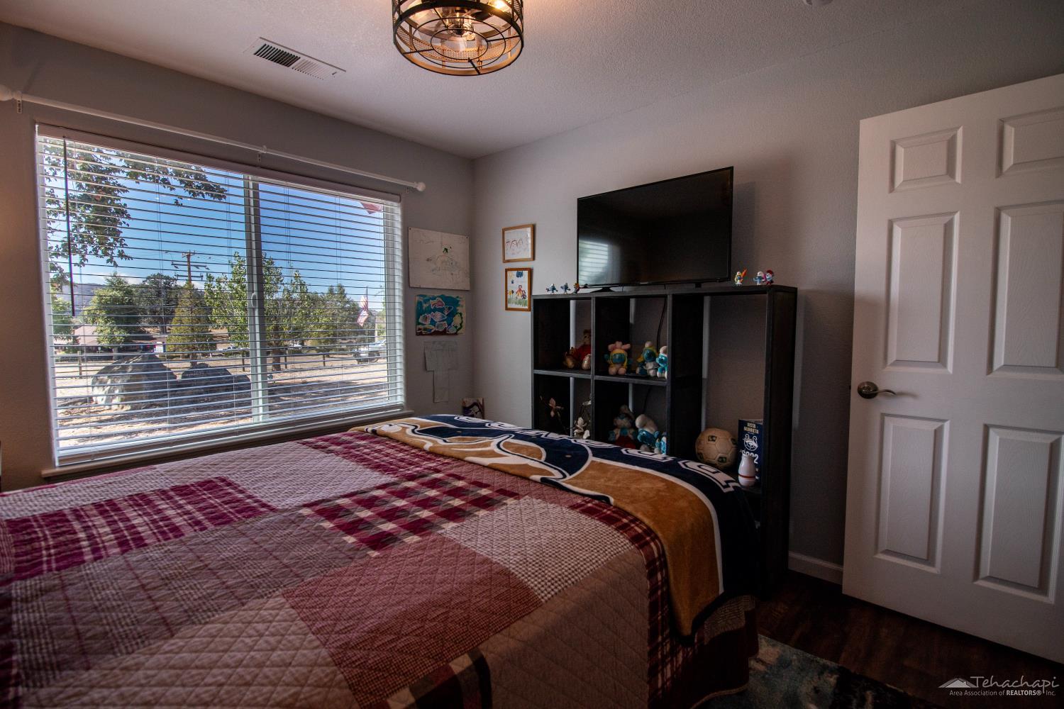 Bear Valley Road photo 21