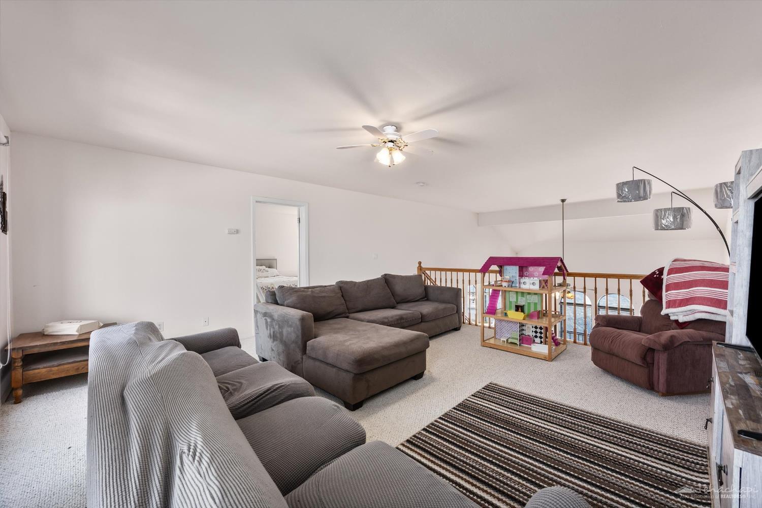 El Rancho Drive photo 16