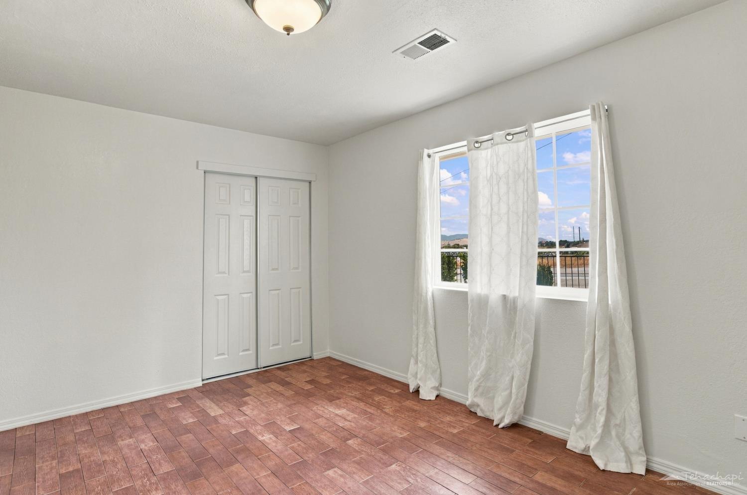 Westwood Boulevard, Golden Hills East