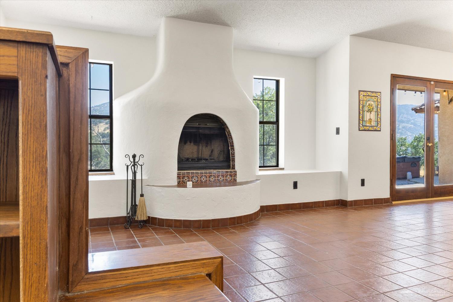 Parke Court, Tehachapi